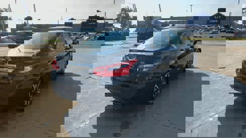 Used 2017 Nissan Altima 2.5 SL w/ Moonroof Package image 46