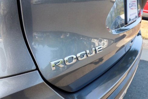 Used 2020 Nissan Rogue S image 22