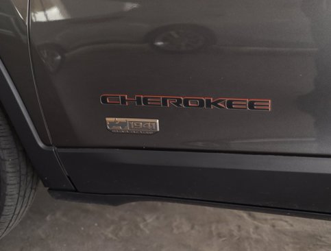Used 2017 Jeep Cherokee 75th Anniversary image 39