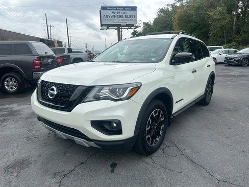 Used 2020 Nissan Pathfinder SL image 1