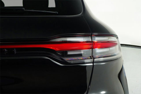 Used 2022 Porsche Macan image 14