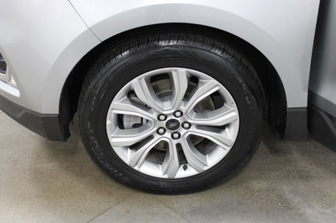 Used 2024 Ford Edge Titanium image 45