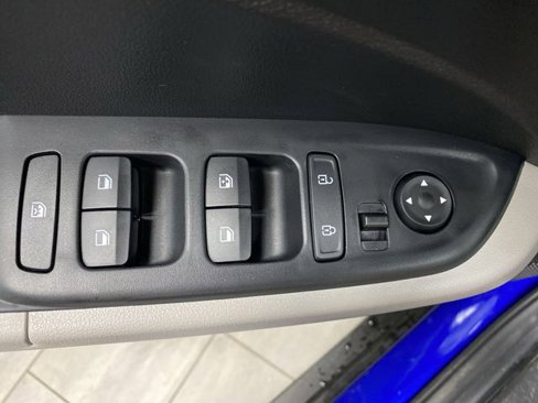 New 2025 Hyundai Venue SEL image 27