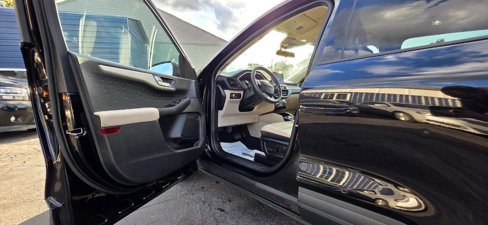 Used 2020 Ford Escape SE image 6