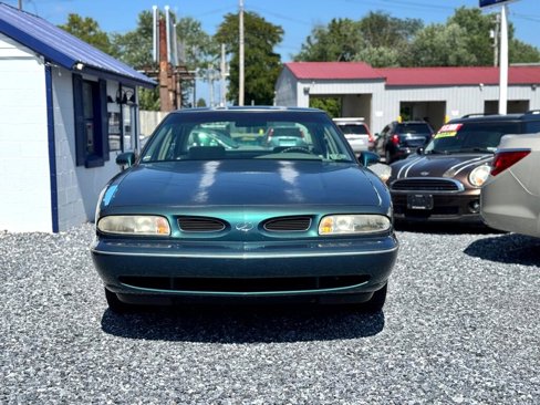 Used 1998 Oldsmobile 88 image 2