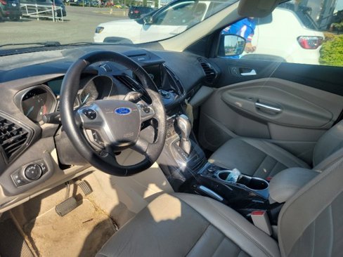 Used 2016 Ford Escape Titanium image 2