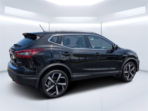Used 2022 Nissan Rogue Sport SL w/ Premium Package image 3
