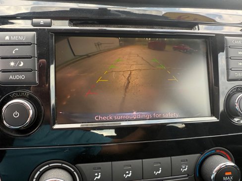 Used 2018 Nissan Rogue S image 18