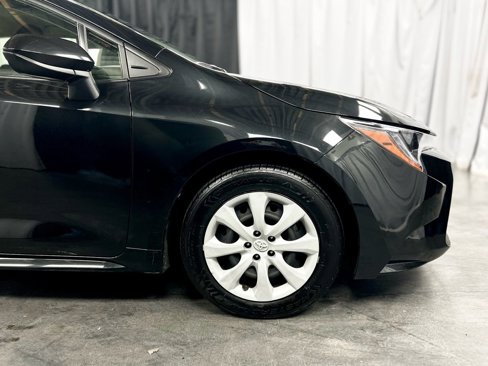 Used 2022 Toyota Corolla LE image 13