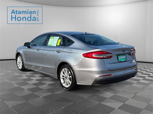 Used 2020 Ford Fusion SE image 3