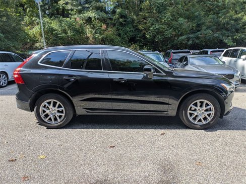 Used 2019 Volvo XC60 T5 Momentum w/ Premium Package image 8