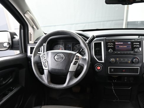 Used 2017 Nissan Titan S image 13