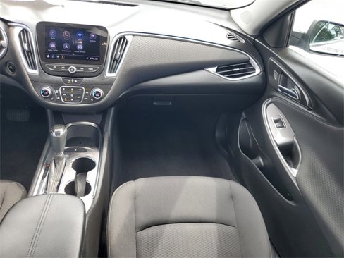 Used 2020 Chevrolet Malibu LT image 16