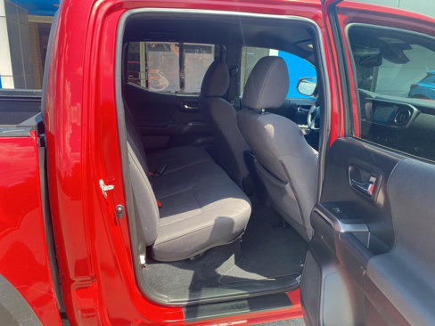 Used 2018 Toyota Tacoma TRD Off-Road image 9