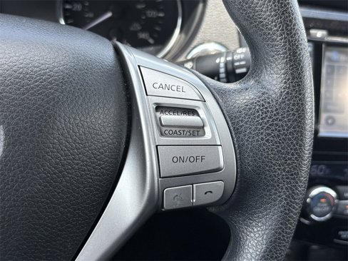 Used 2016 Nissan Rogue SV image 32