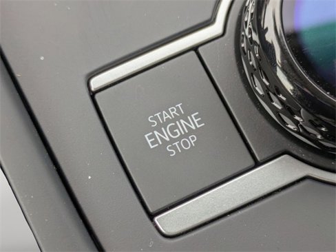 New 2025 Volkswagen Tiguan SE image 16