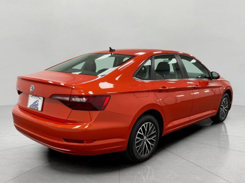 Used 2021 Volkswagen Jetta SE w/ SE Cold Weather Package image 4