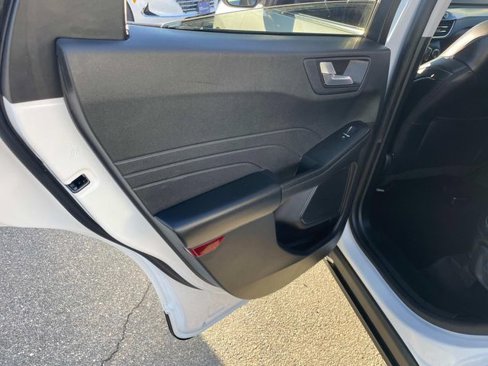Used 2022 Ford Escape Titanium image 20