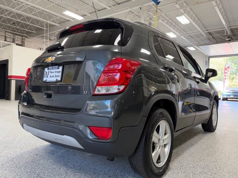 Used 2019 Chevrolet Trax LT w/ LT Convenience Package image 2