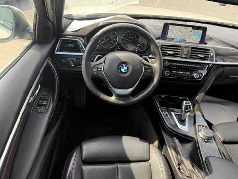 Used 2018 BMW 330i xDrive Sedan image 12