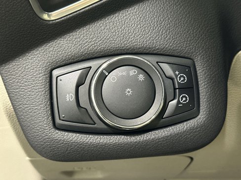 Used 2013 Ford Escape SEL image 18
