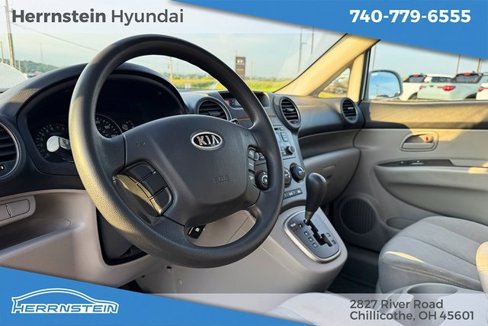 Used 2008 Kia Rondo LX image 18
