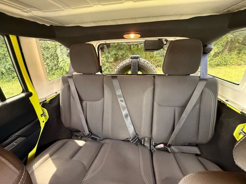 Used 2016 Jeep Wrangler Unlimited Sahara w/ Connectivity Group image 14