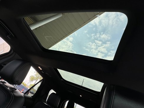 Used 2018 Ford Explorer Limited image 23