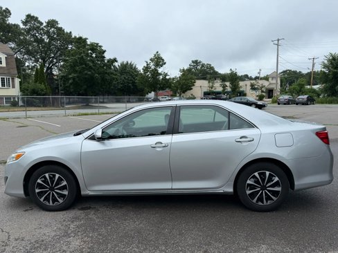Used 2012 Toyota Camry L image 7