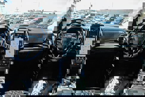 Used 2024 Ford Edge Titanium image 3