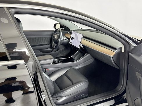 Used 2019 Tesla Model 3 Mid Range image 28
