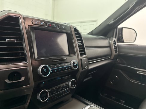Used 2018 Ford Expedition XLT w/ Equipment Group 202A image 33