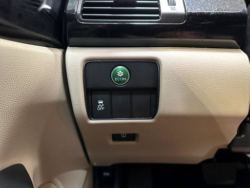 Used 2017 Honda Accord LX image 28