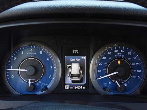 Used 2015 Toyota Sienna XLE image 62