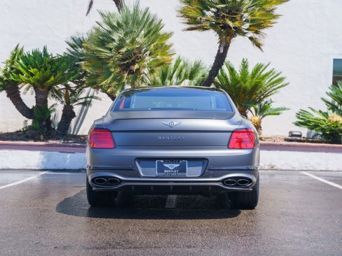 Used 2024 Bentley Flying Spur V8 image 26