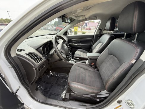 Used 2023 Mitsubishi Outlander Sport SE image 16
