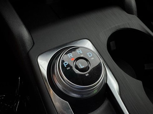 Used 2020 Ford Escape SE image 28
