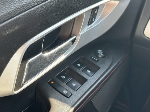Used 2015 Chevrolet Equinox LTZ image 16