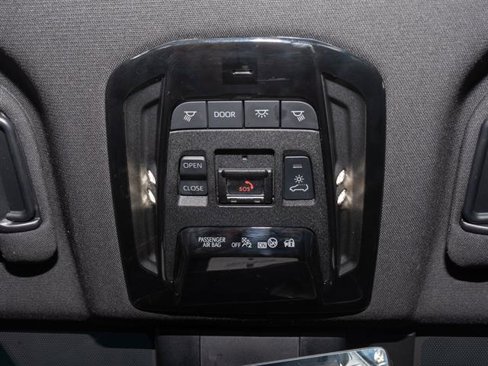 Used 2021 Toyota Venza Limited image 15