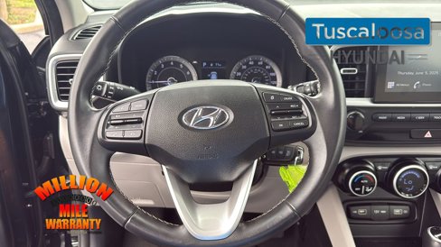 Used 2022 Hyundai Venue SEL w/ Cargo Package image 17