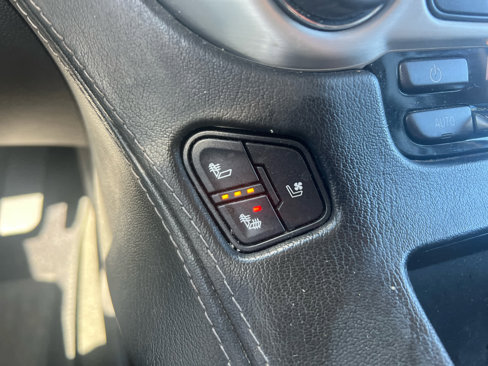 Used 2017 GMC Yukon SLT image 40