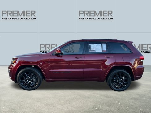 Used 2017 Jeep Grand Cherokee Altitude image 8