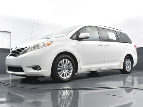 Used 2014 Toyota Sienna image 28