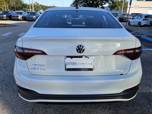 Certified 2024 Volkswagen Jetta Sport image 11