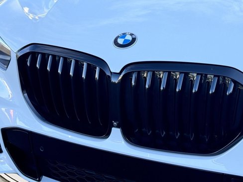 Used 2022 BMW X5 xDrive40i w/ M Sport Package image 82