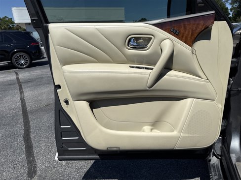 Used 2017 INFINITI QX80 2WD w/ Deluxe Technology Package image 42