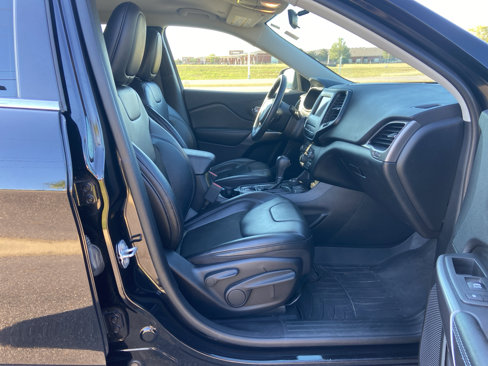 Used 2020 Jeep Cherokee Latitude Plus image 25
