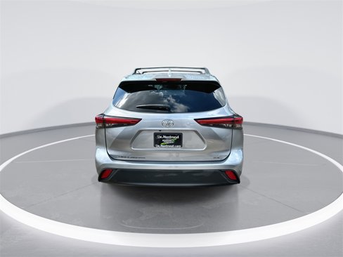 Used 2020 Toyota Highlander XLE image 7