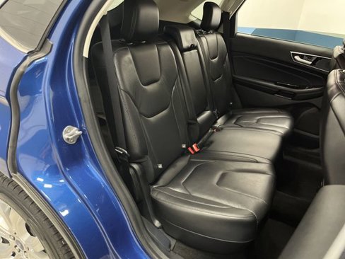 Used 2020 Ford Edge Titanium image 34
