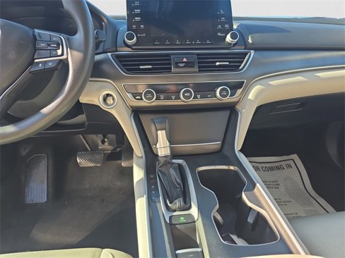 Used 2018 Honda Accord LX image 11